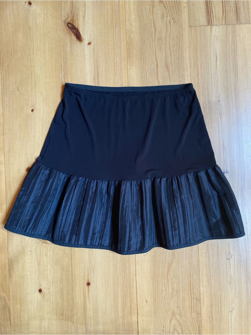 Chic Black Mini Skirt Ruffle Peplum Style Versatile Made in Montreal Stretch